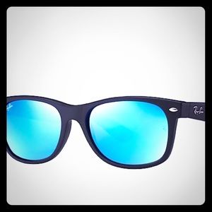 Ray ban new wayfarer flash black w blue lens NWT